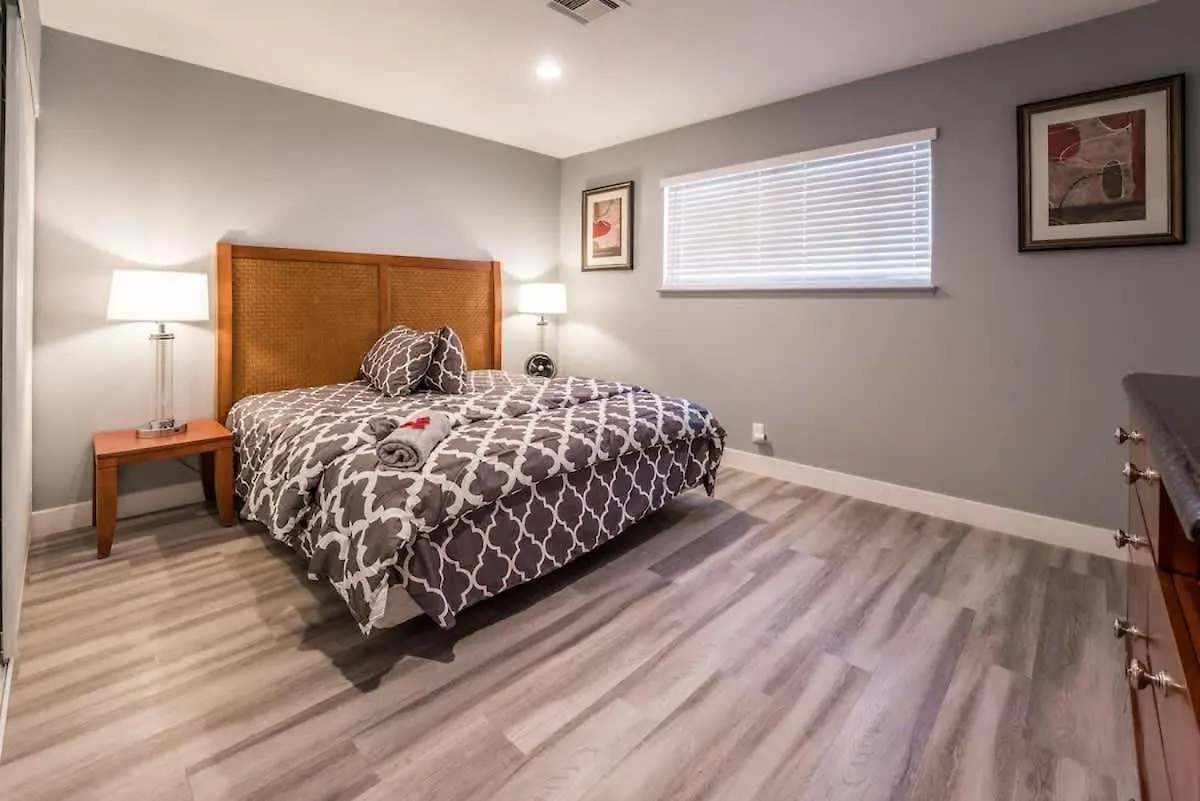 Luxury Living Just Steps From The Strip Villa Las Vegas Holiday home