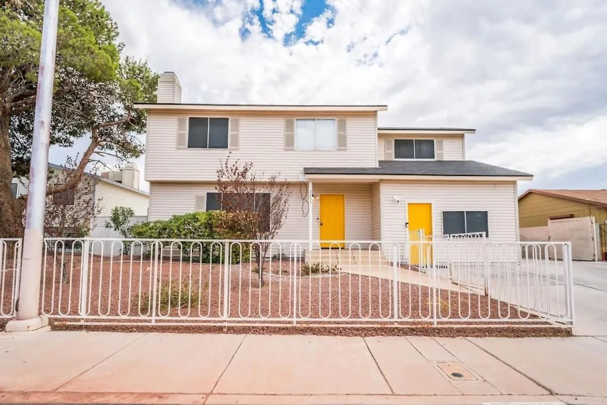 Holiday home Luxury Living Just Steps From The Strip Villa Las Vegas